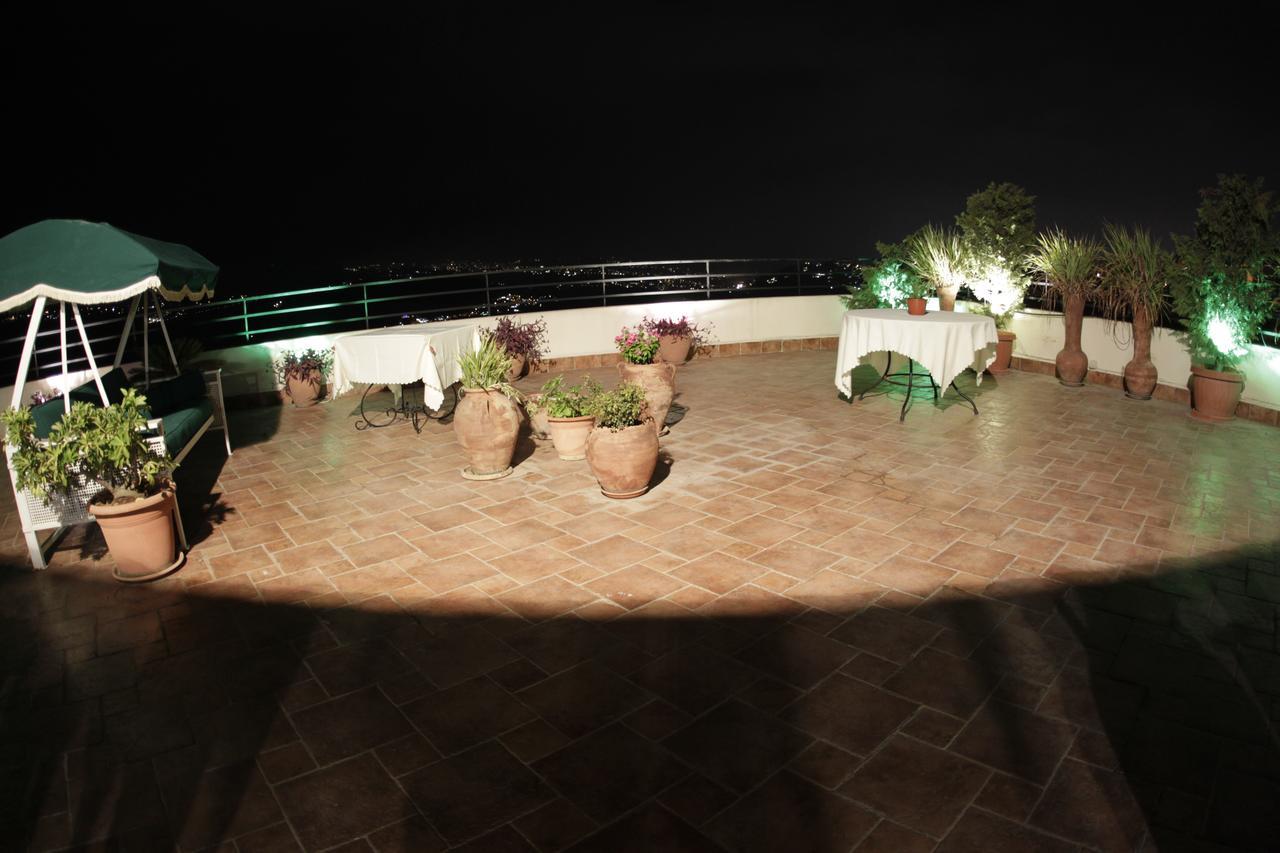 Quartier Suisse Hotel Броумана Екстериор снимка